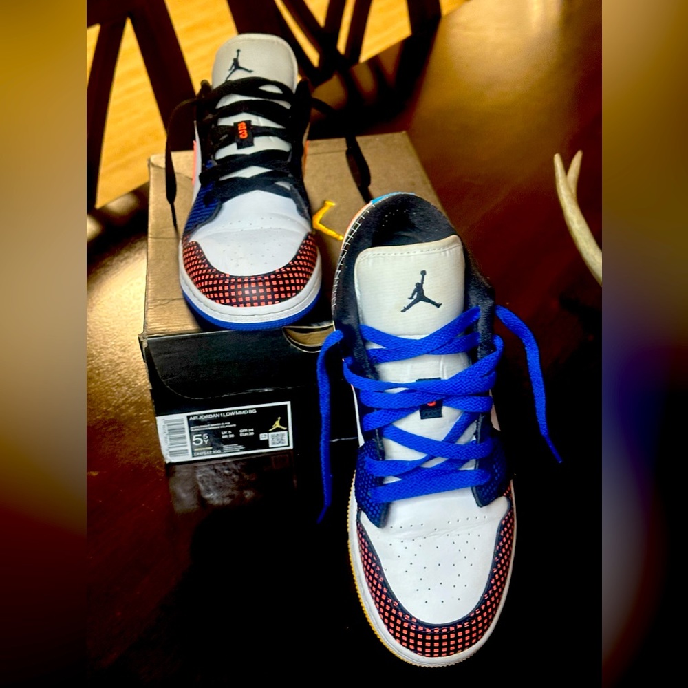 Jordan 1 low GRAPHICS